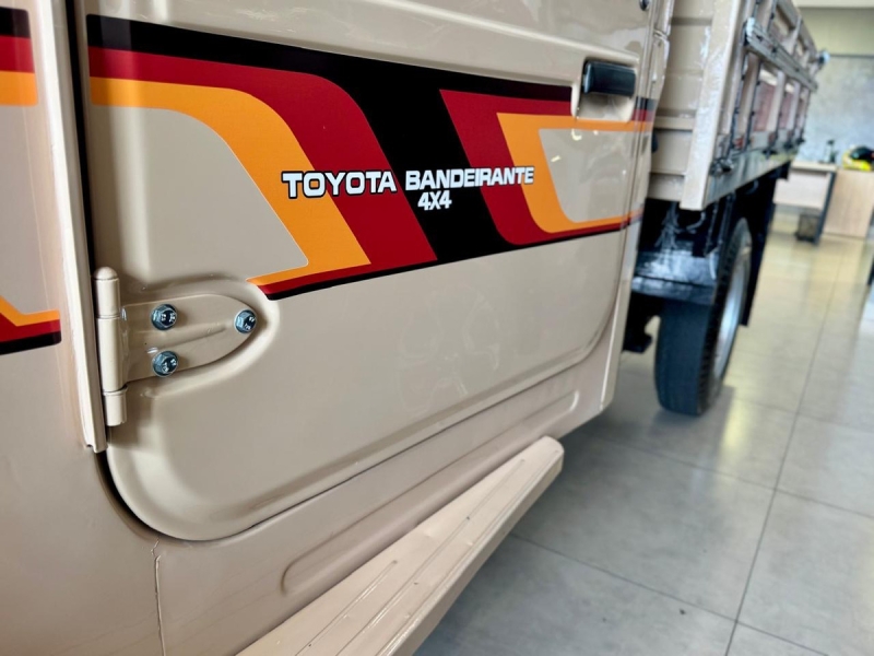 Toyota Band.Picape Chassi Longo Diesel