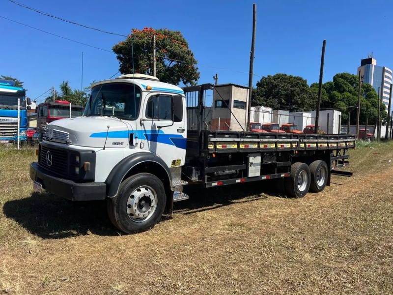 MERCEDES-BENZ L-1314 3-Eixos 2p (diesel)